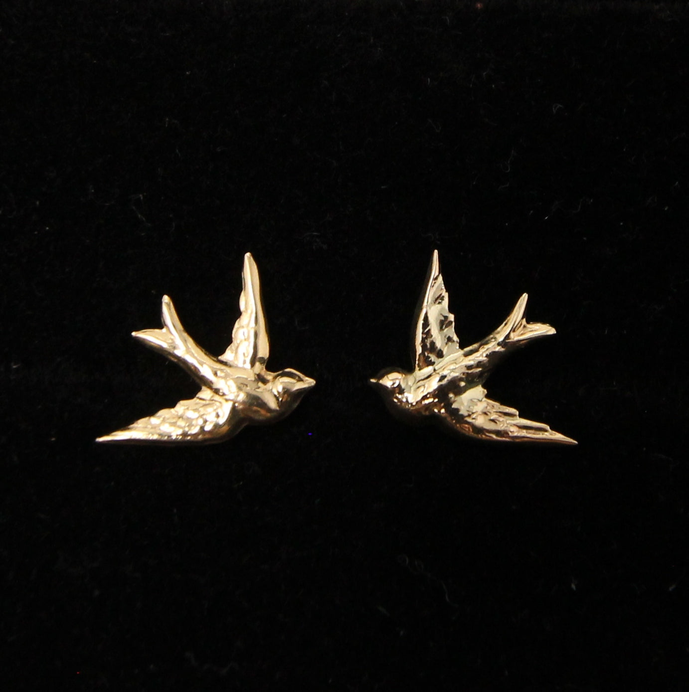 Vintage 1963 Hallmarked Solid 9ct 9k Gold Swallow Bird Stud Earrings