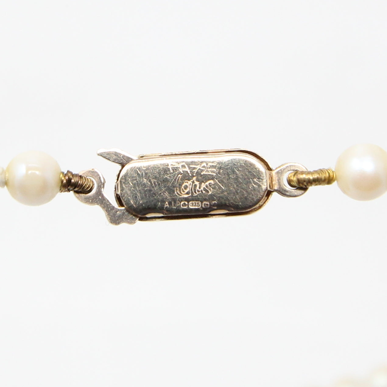 Vintage Lotus 1975 Hallmarked Solid 9ct 9k Gold Clasp Knotted Cultured Pearl Necklace 16''