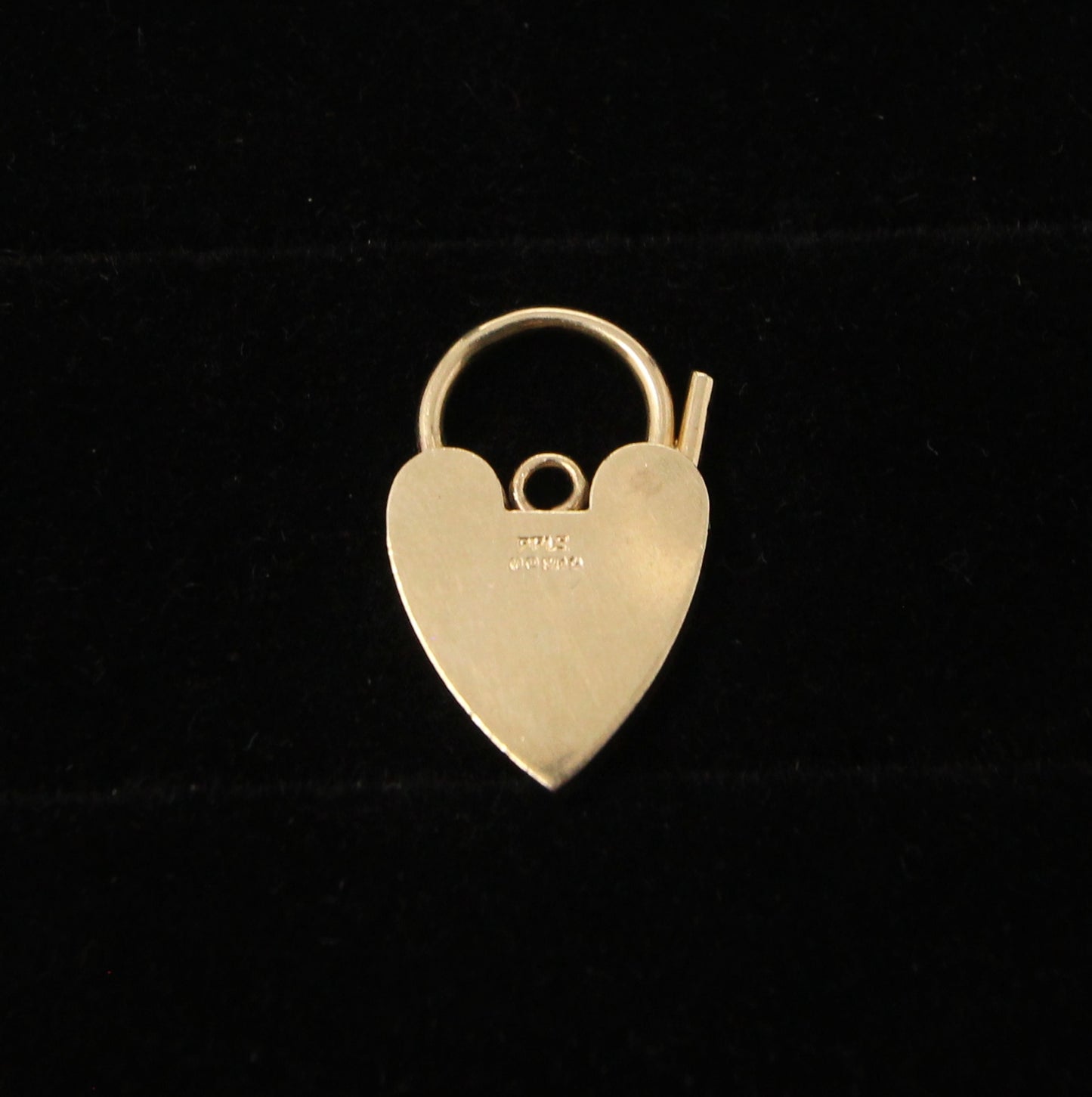 Vintage 1985 English Hallmarked Solid 9ct Gold Large Heart Padlock Pendant 3g