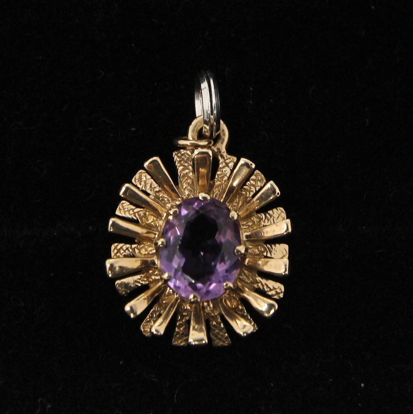 Vintage 1971 English Hallmarked Solid 9ct Gold Amethyst Sun Burst Pendant
