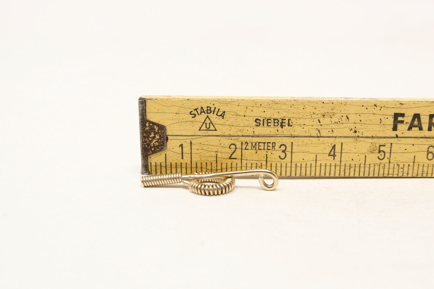 Vintage 1978 English Hallmarked Solid 9ct Gold Modernist Key Pendant