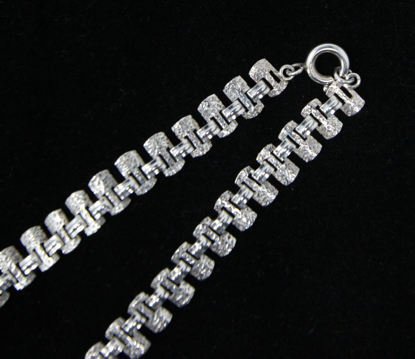 Vintage 1974 Hallmarked Solid Sterling Silver Cleopatra Chain Necklace 17''