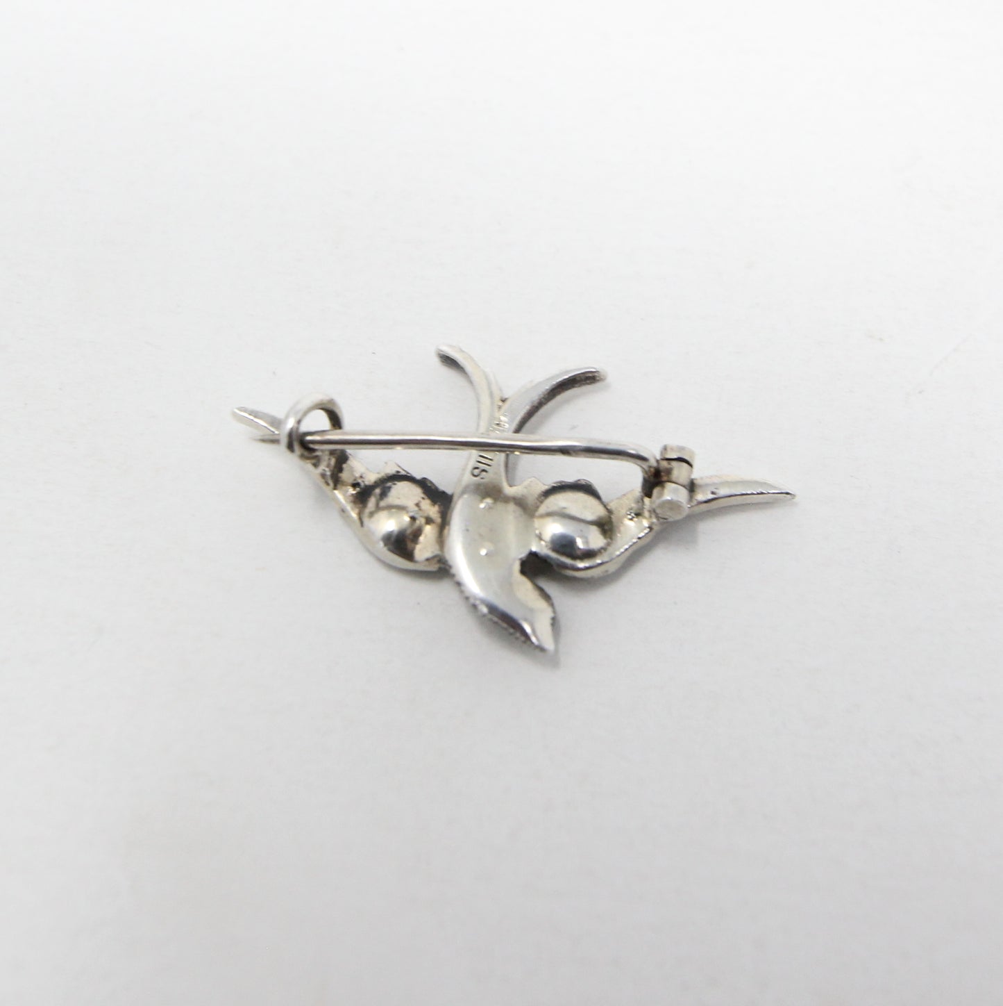 Antique Art Deco Solid Sterling Silver Paste Engraved Swallow Bird Brooch