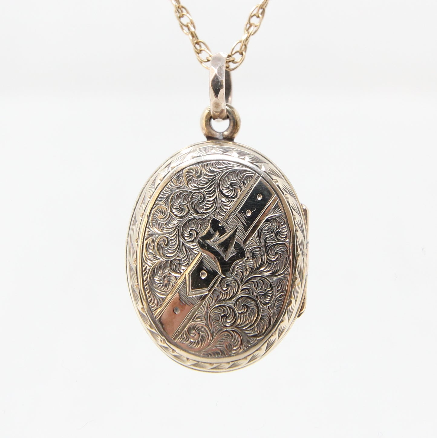 Antique Victorian Solid 9ct Gold Black White Enamel Mourning Locket Pendant