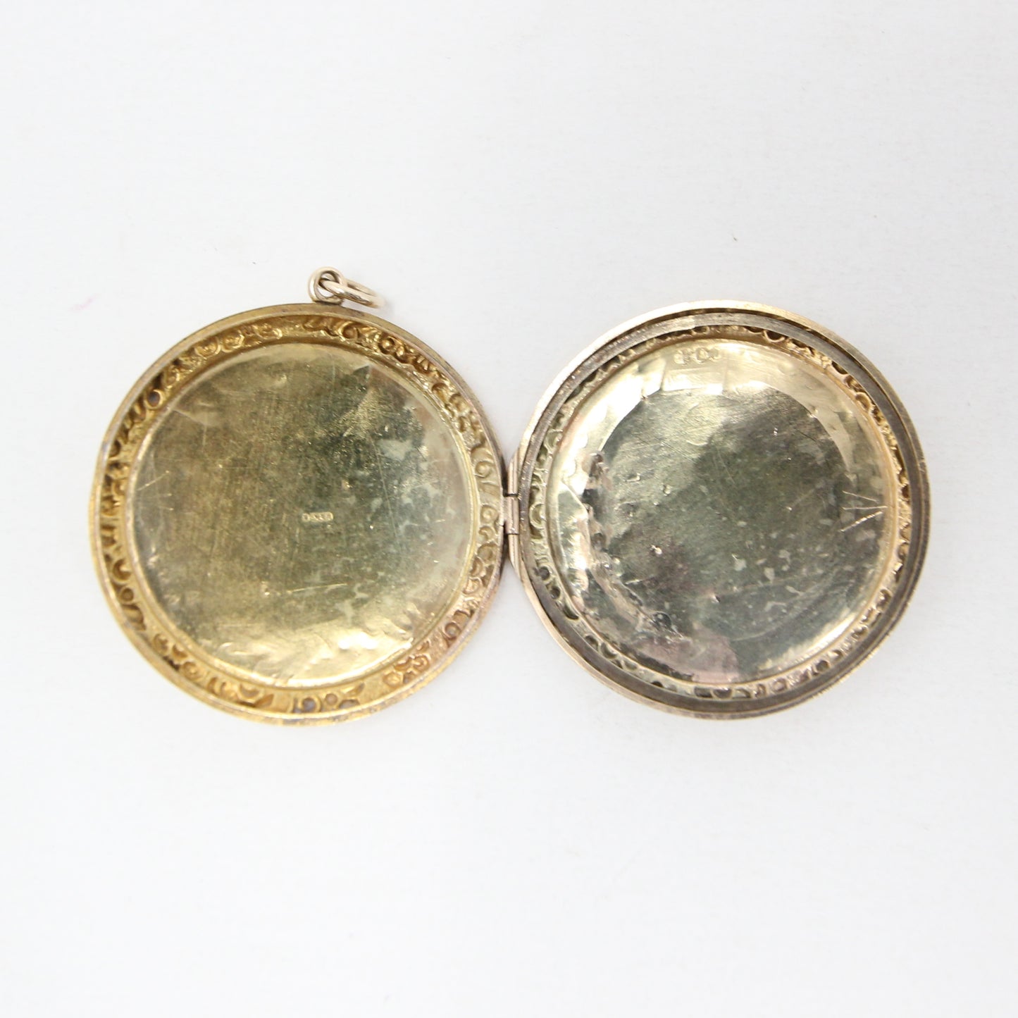 Antique 1914 English Hallmarked Solid 9ct 9k Gold Large Engraved Locket Pendant