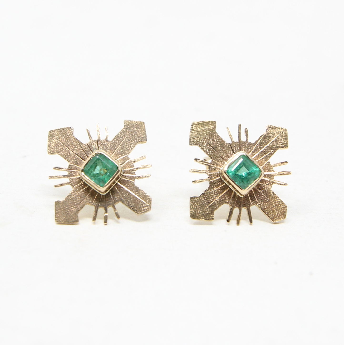 Vintage Hallmarked Solid 18ct 18k Gold 750 0.6 Ct Emerald Cross Star Burst Stud Earrings