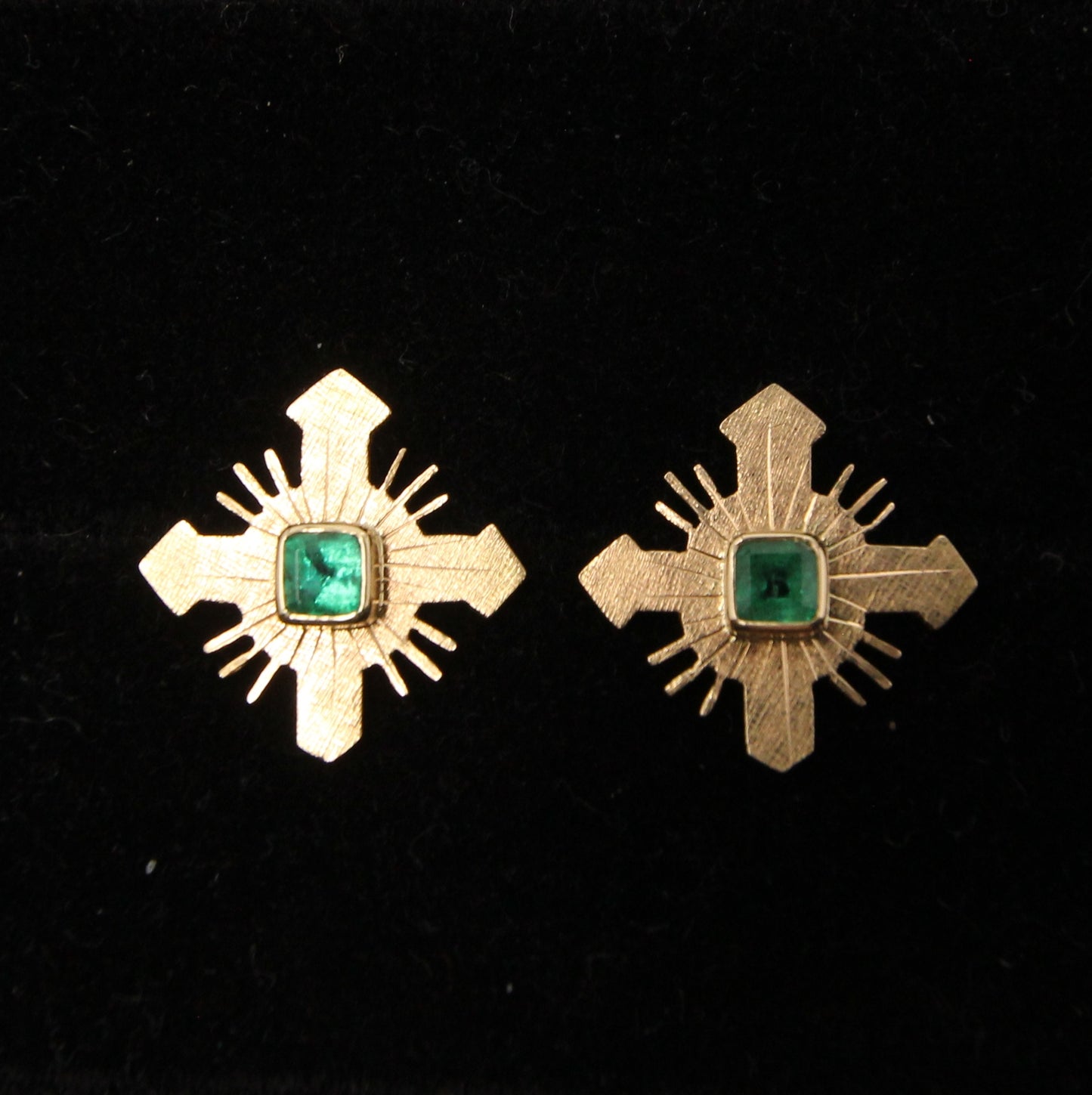 Vintage Hallmarked Solid 18ct 18k Gold 750 0.6 Ct Emerald Cross Star Burst Stud Earrings