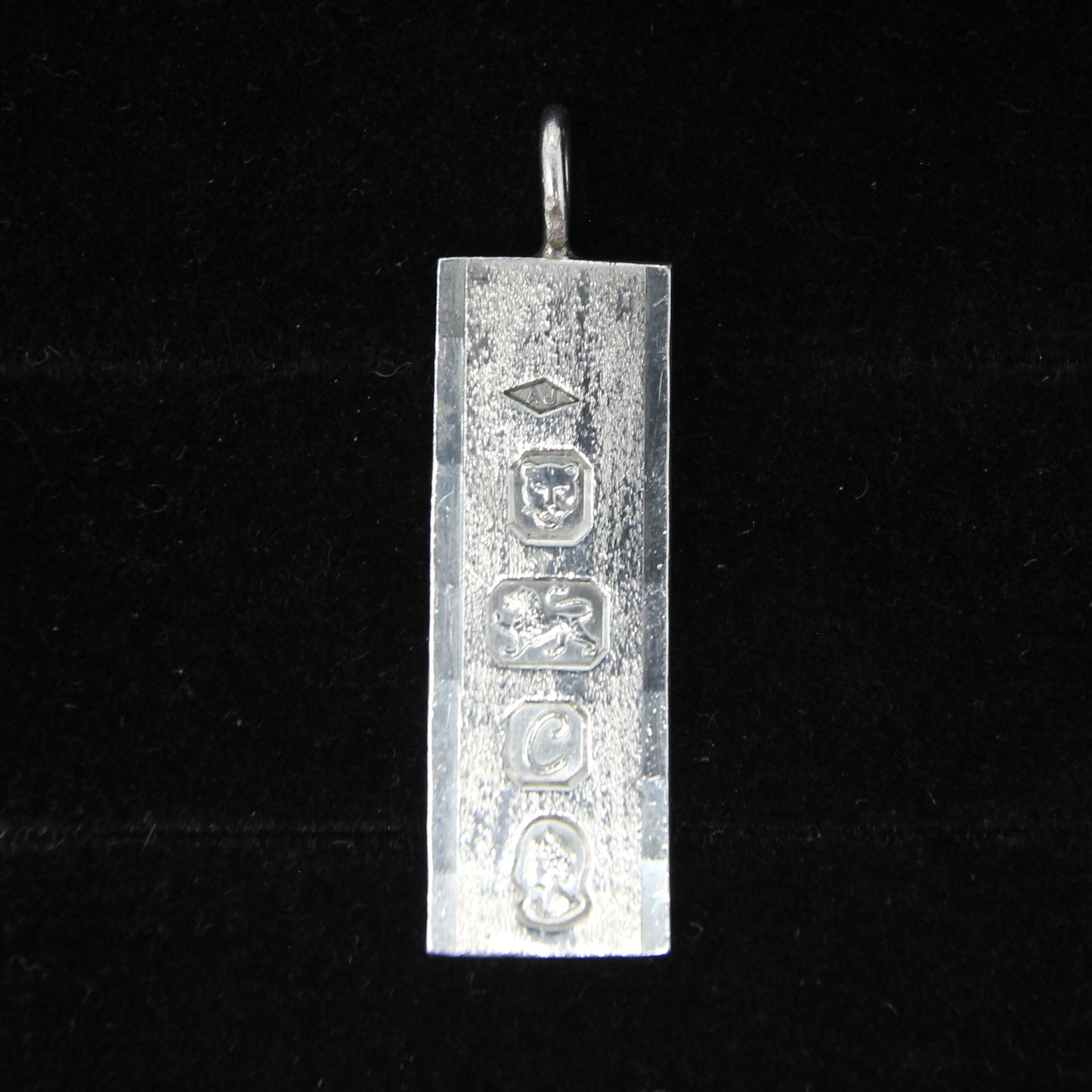 Vintage 1977 London Hallmarked Solid Sterling Silver Ingot Bar Pendant 15.7g 7