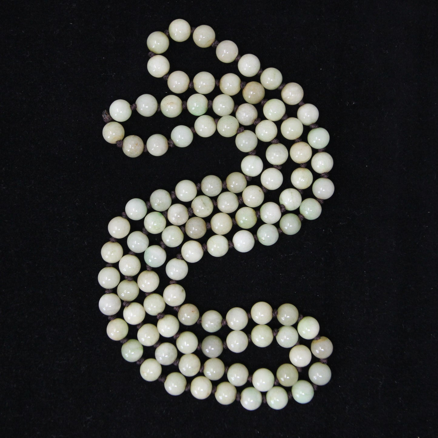 Vintage Art Deco Green Natural Jade Bead Long Knotted Beaded Flapper Necklace 48.9''