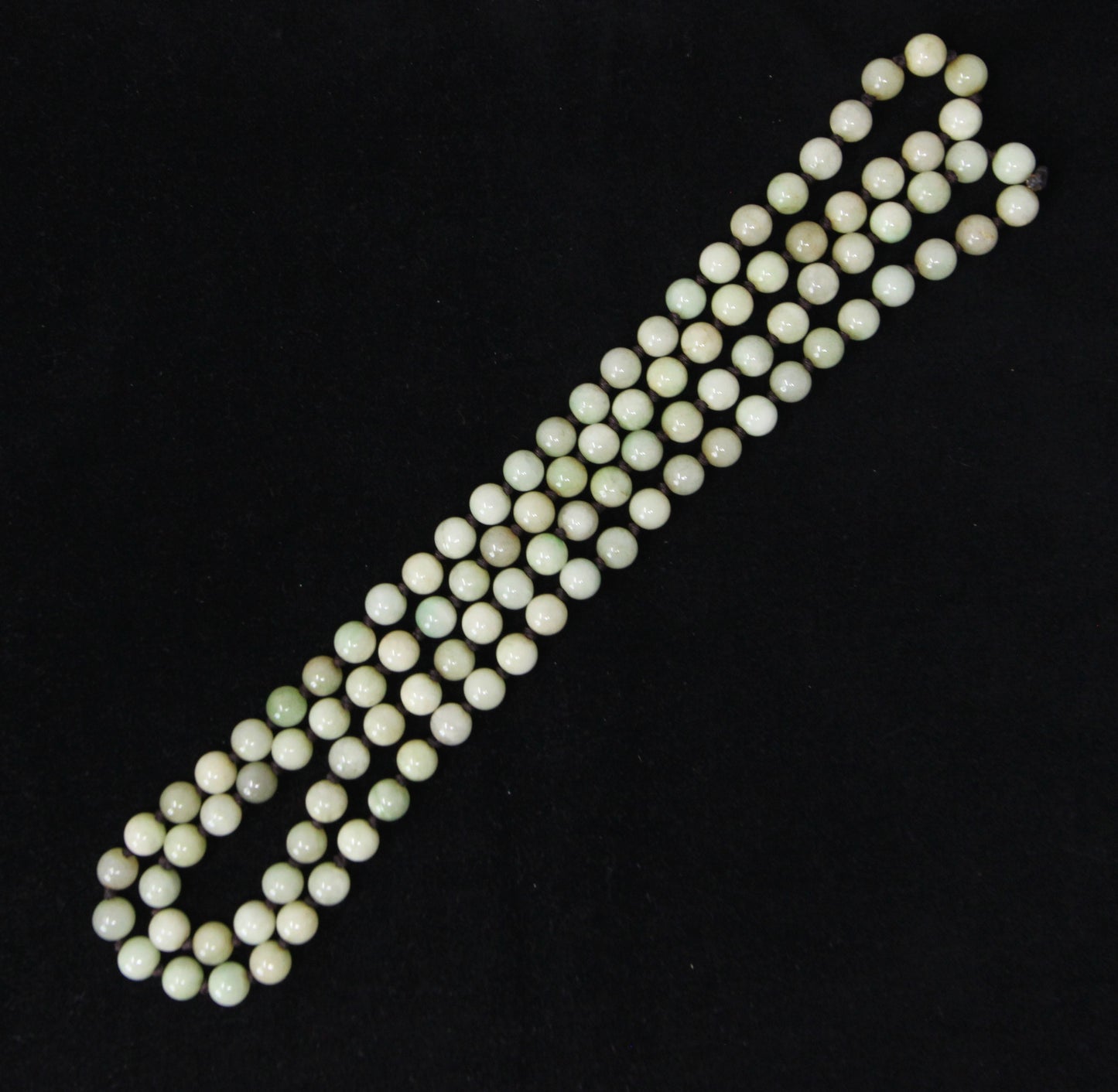 Vintage Art Deco Green Natural Jade Bead Long Knotted Beaded Flapper Necklace 48.9''