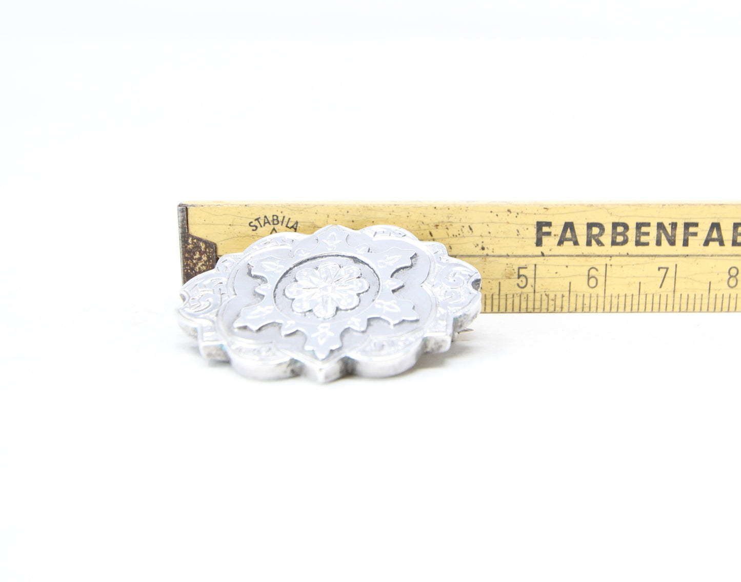 Antique Victorian 1886 Hallmarked Solid Sterling Silver Oval Floral Star Engraved Brooch Pin