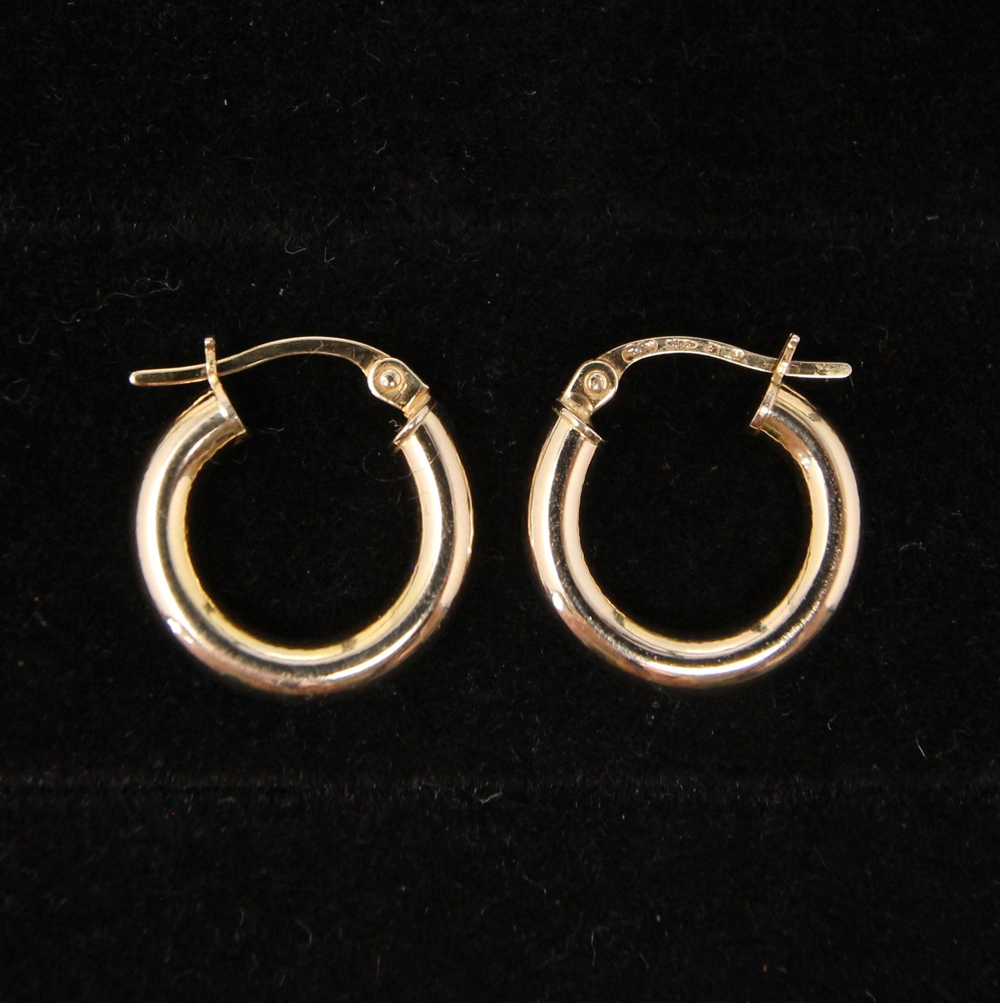 Vintage UnoAErre Hallmarked Solid 9ct 9k Gold Plain Hoop Earrings Hoops