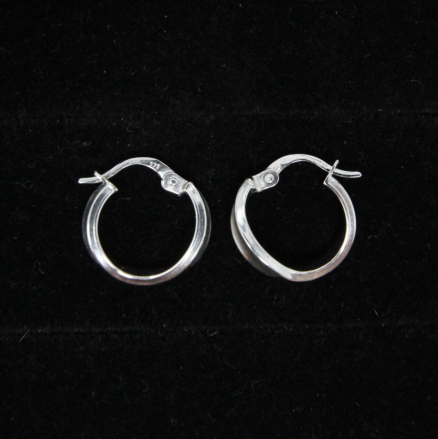 Vintage Italy Hallmarked Solid 9ct 9k White Gold Wavy Hoop Earrings Huggie Hoops