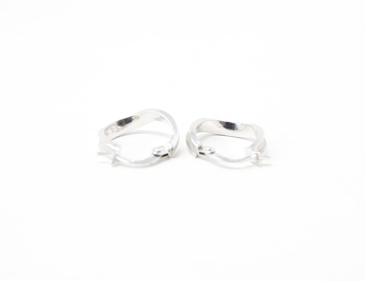 Vintage Italy Hallmarked Solid 9ct 9k White Gold Wavy Hoop Earrings Huggie Hoops