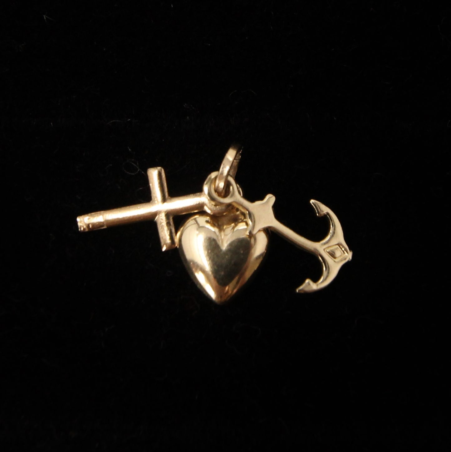 Vintage Solid 9ct Gold Faith Hope Charity Pendant Heart Cross Anchor Charm