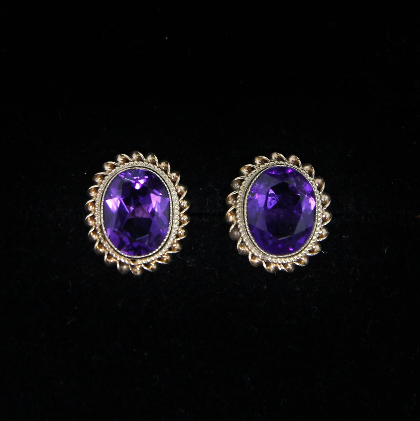 Vintage 1975 Hallmarked Solid 9ct 9k Gold Amethyst Solitaire Stud Earrings